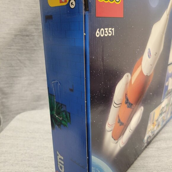 LEGO City Rocket Launch Center Building Toy Set 60351 - Picture 6 of 11